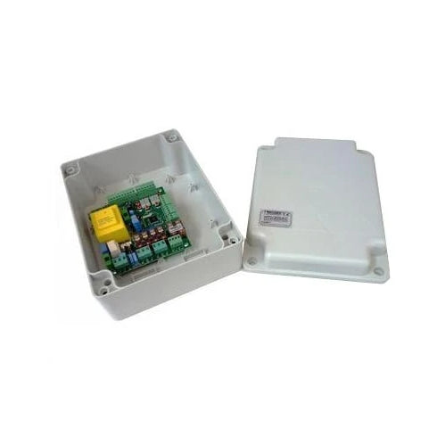 H70/200AC/BOX - Control unit for 2 motors 230V AC with slow down, with plastic box.